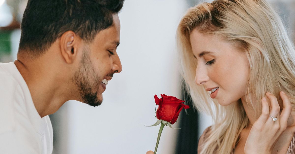 25 Heartfelt Birthday Gift Ideas for Your Girlfriend | Unique & Romantic