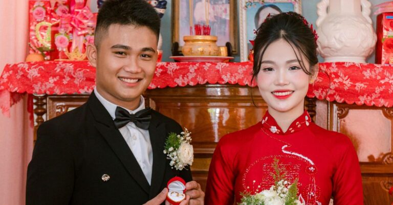 first gift after marriage